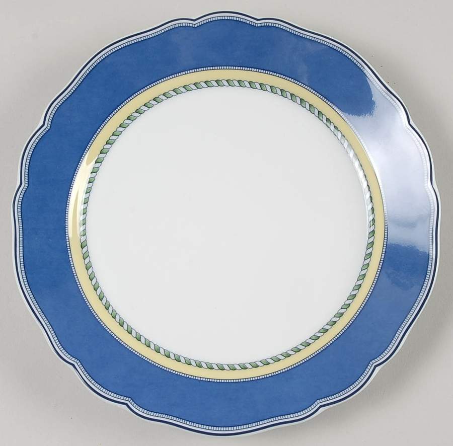 Classico Canape Plate by Wedgwood-1