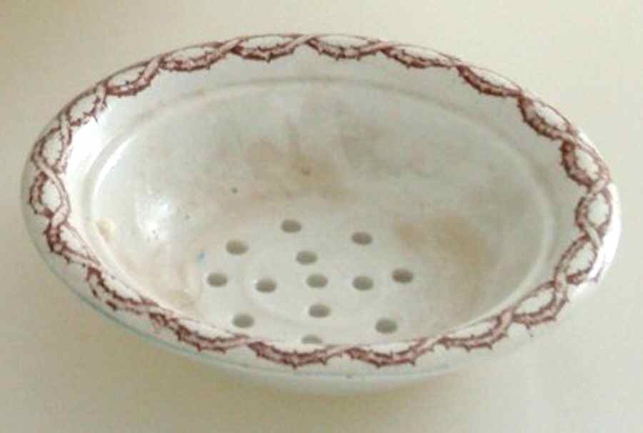 Melbourne Strainer for Soap Box with Lid by F Winkle-1