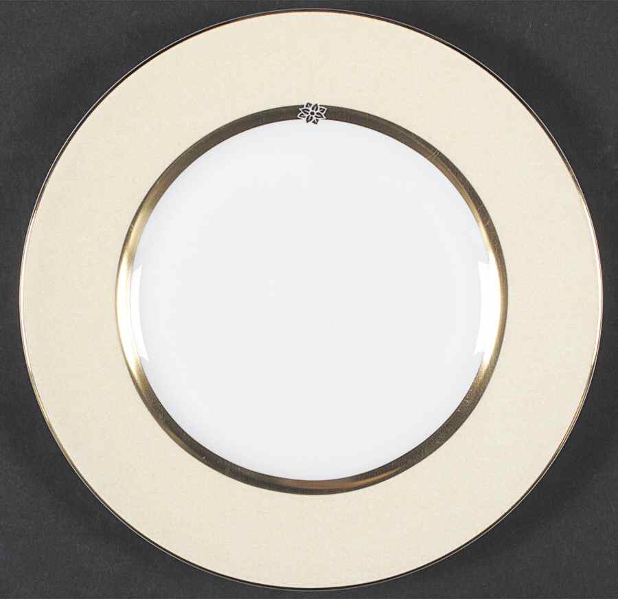 Time For Wedgwood After Dinner Dessert/Pie Plate by Wedgwood-1