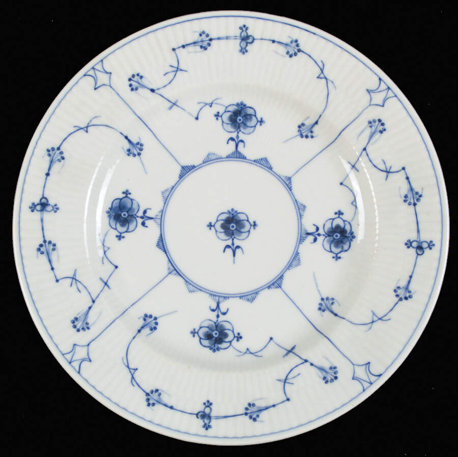 WIG519 Luncheon Plate by Winterling - Bavaria-1