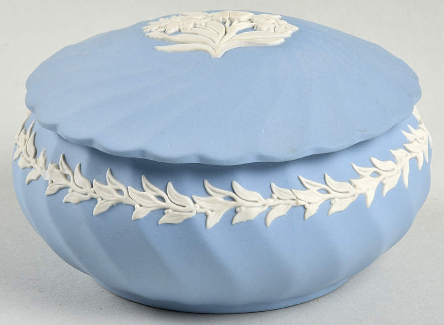 Cream Color on Lavender Spiral Flute 4" Round Box & Lid by Wedgwood-1