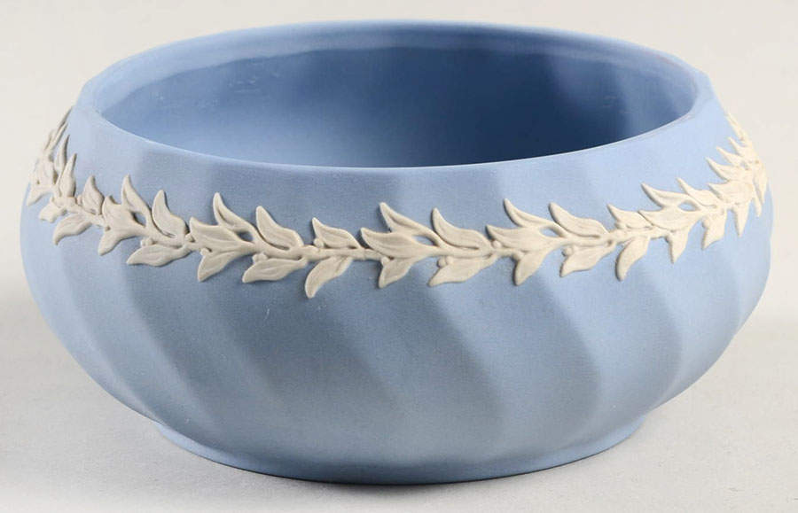 Cream Color on Lavender Spiral Flute 4" Round Box No Lid by Wedgwood-1