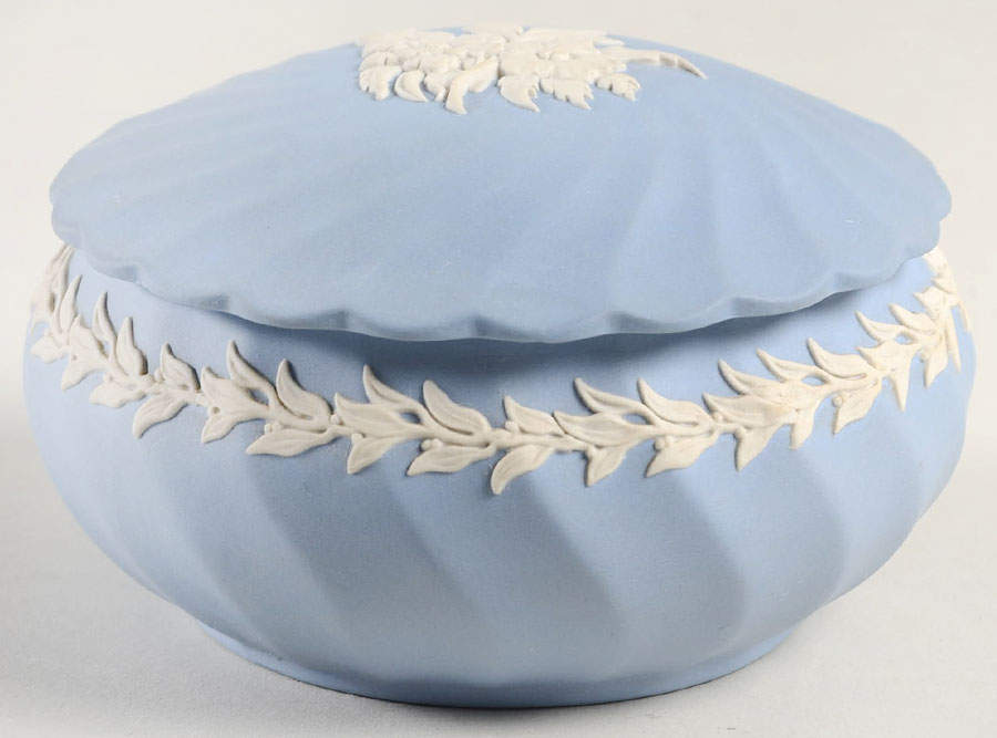 Cream Color on Lavender Spiral Flute 4" Round Box & Lid by Wedgwood-1