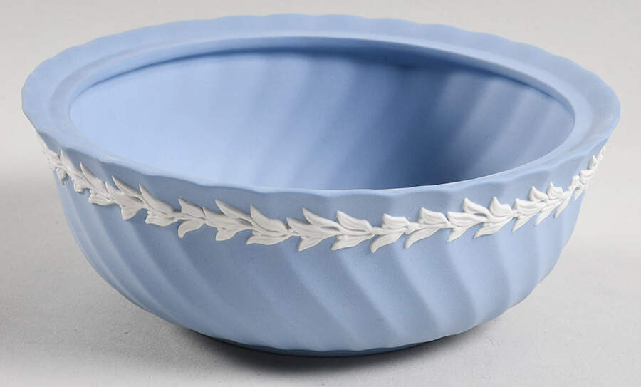Cream Color on Lavender Spiral Flute Candy Box No Lid by Wedgwood-1