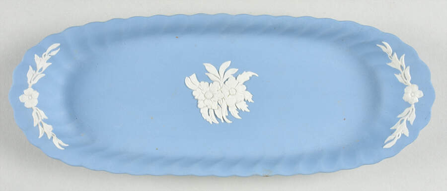 Cream Color on Lavender Spiral Flute Mint Tray by Wedgwood-1