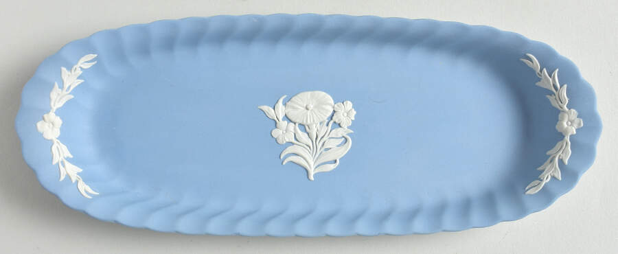 Cream Color on Lavender Spiral Flute Mint Tray by Wedgwood-1
