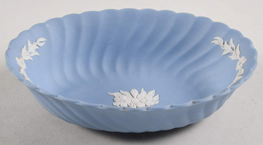 Cream Color on Lavender Spiral Flute Pin Tray by Wedgwood-1