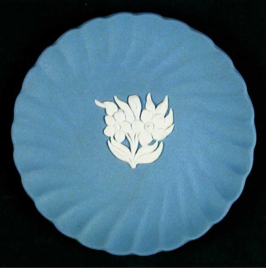 Cream Color on Lavender Spiral Flute 5" Trinket Tray by Wedgwood-1