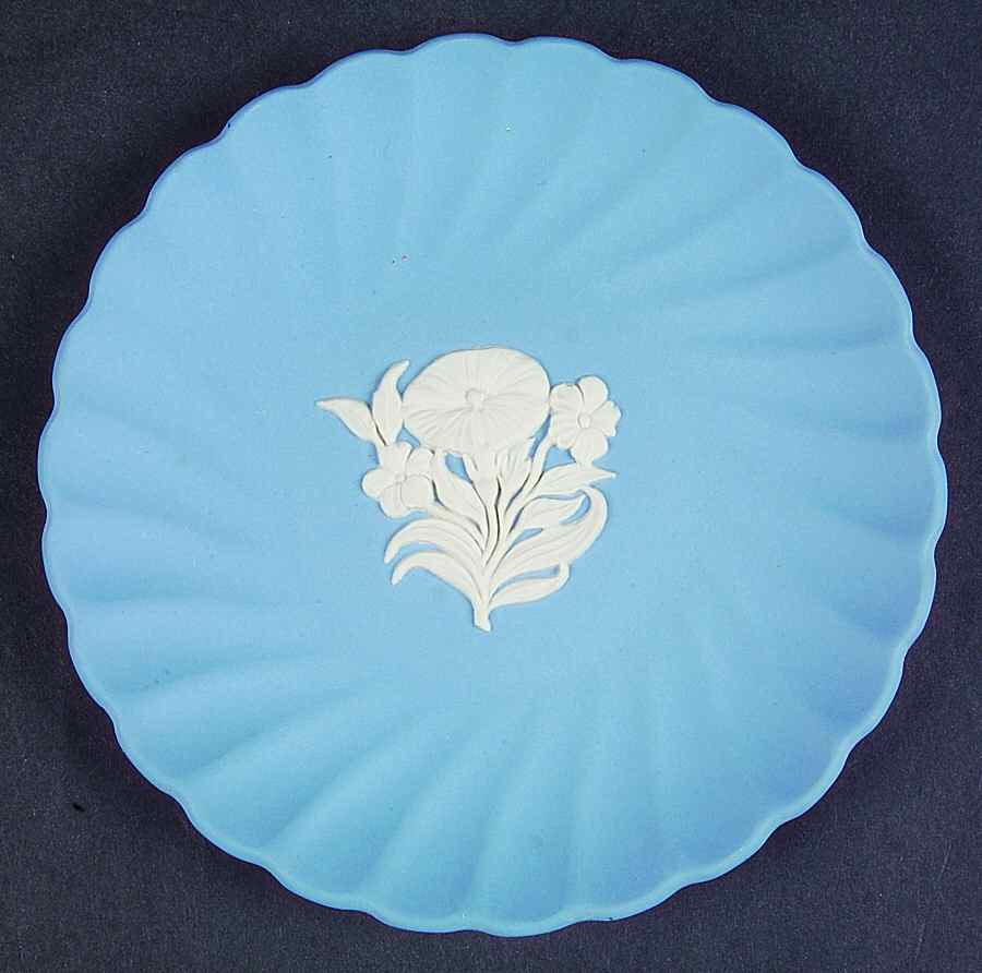 Cream Color on Lavender Spiral Flute 5" Trinket Tray by Wedgwood-1