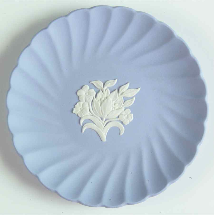 Cream Color on Lavender Spiral Flute 5" Trinket Tray by Wedgwood-1