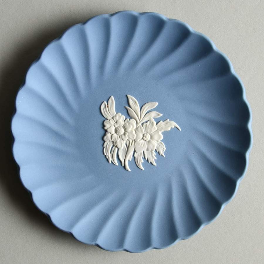 Cream Color on Lavender Spiral Flute 4" Trinket Tray by Wedgwood-1