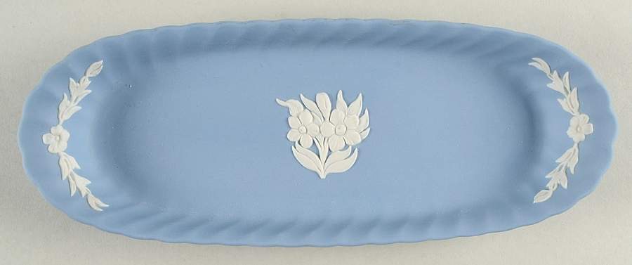 Cream Color on Lavender Spiral Flute Mint Tray by Wedgwood-1