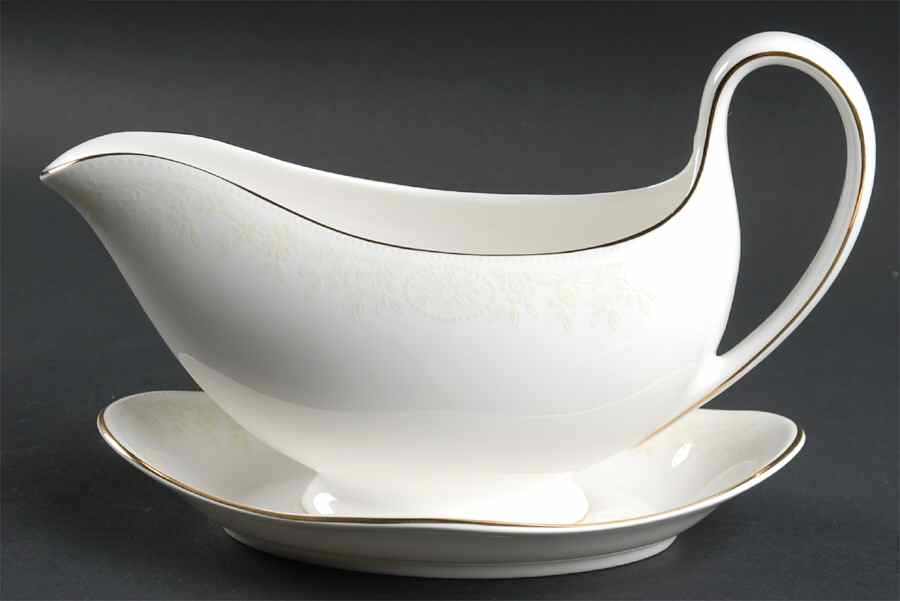 Mont Blanc Gravy Boat & Underplate by Wedgwood-1
