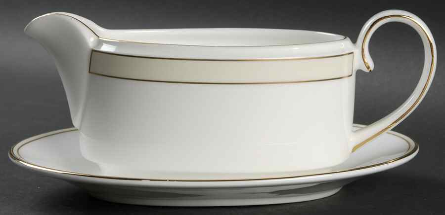 Champagne Duchesse Gravy Boat & Underplate by Wedgwood-1
