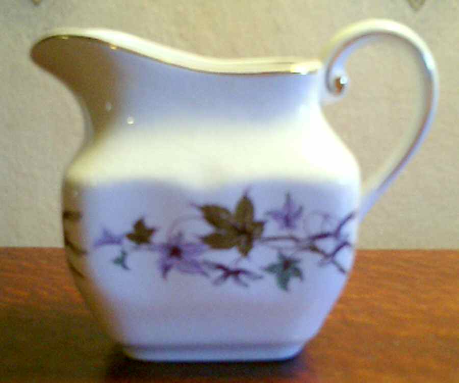 WW225 Creamer by Wedgwood-1