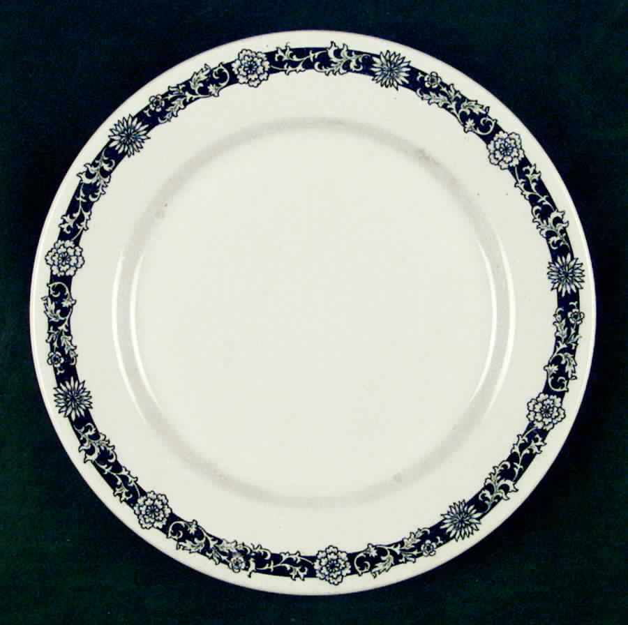 WAR111 Luncheon Plate by Warwick-1