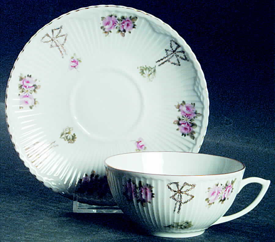 WUR4 Flat Cup & Saucer Set by Bauer & Pfeiffer-1
