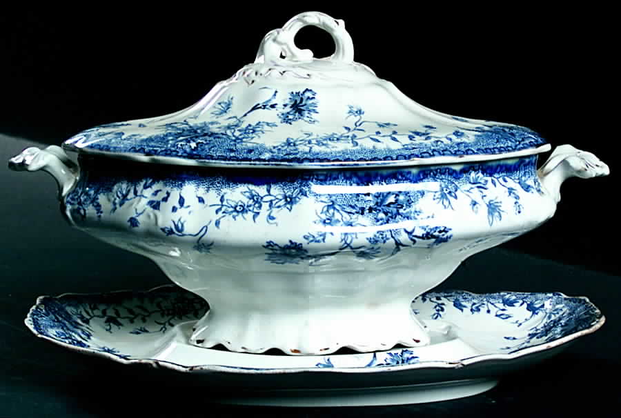 Carnation Blue Gravy Boat & Lid w/Underplate by Arthur J Wilkinson-1