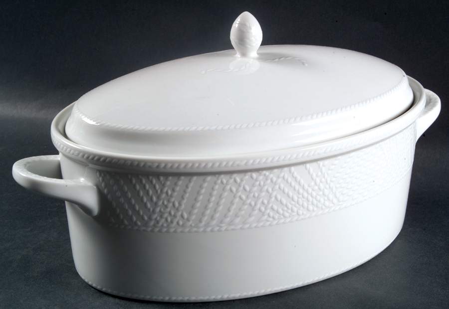 Greenwich 2 Quart Oval Covered Casserole by Waterford China-1