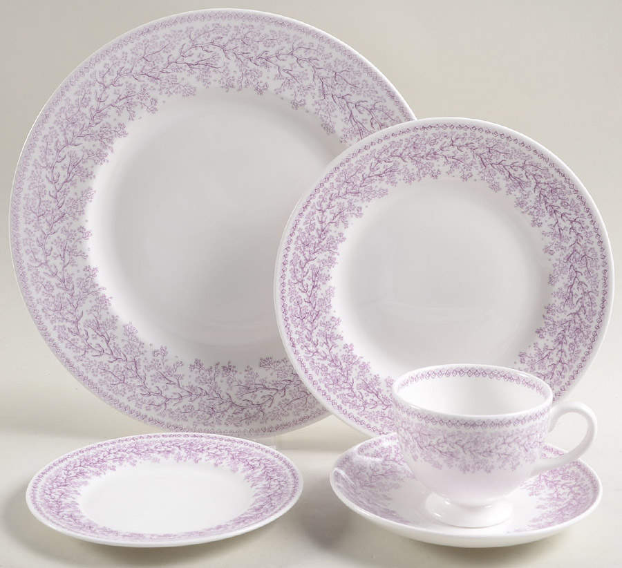 Winter Berries 5 Piece Place Setting by Wedgwood-1