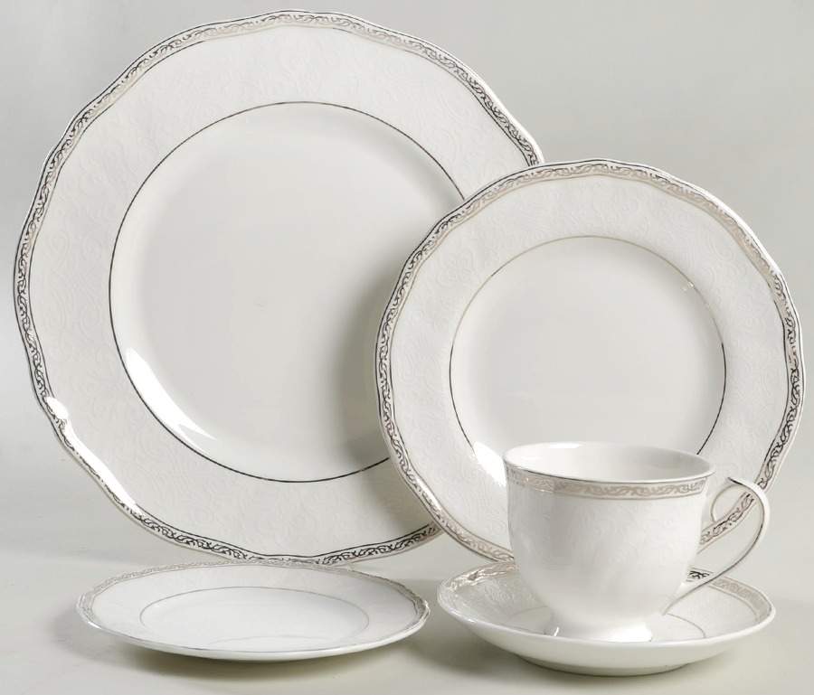 Queen's Lace 5 Piece Place Setting by Wedgwood-1