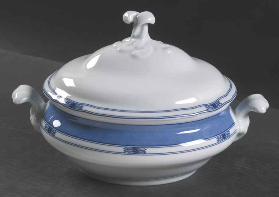 Stockholm Oval Covered Vegetable by Wedgwood-1