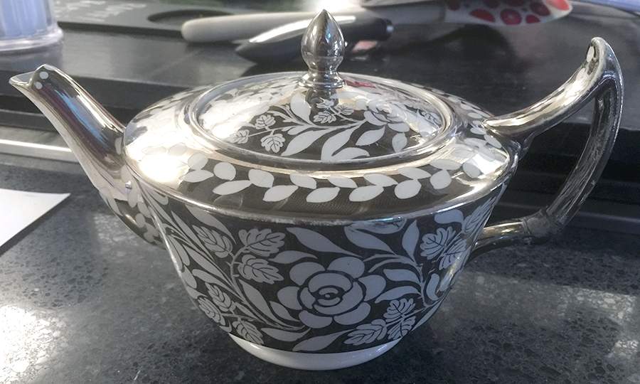 AMH5734 Teapot & Lid by Wedgwood-1
