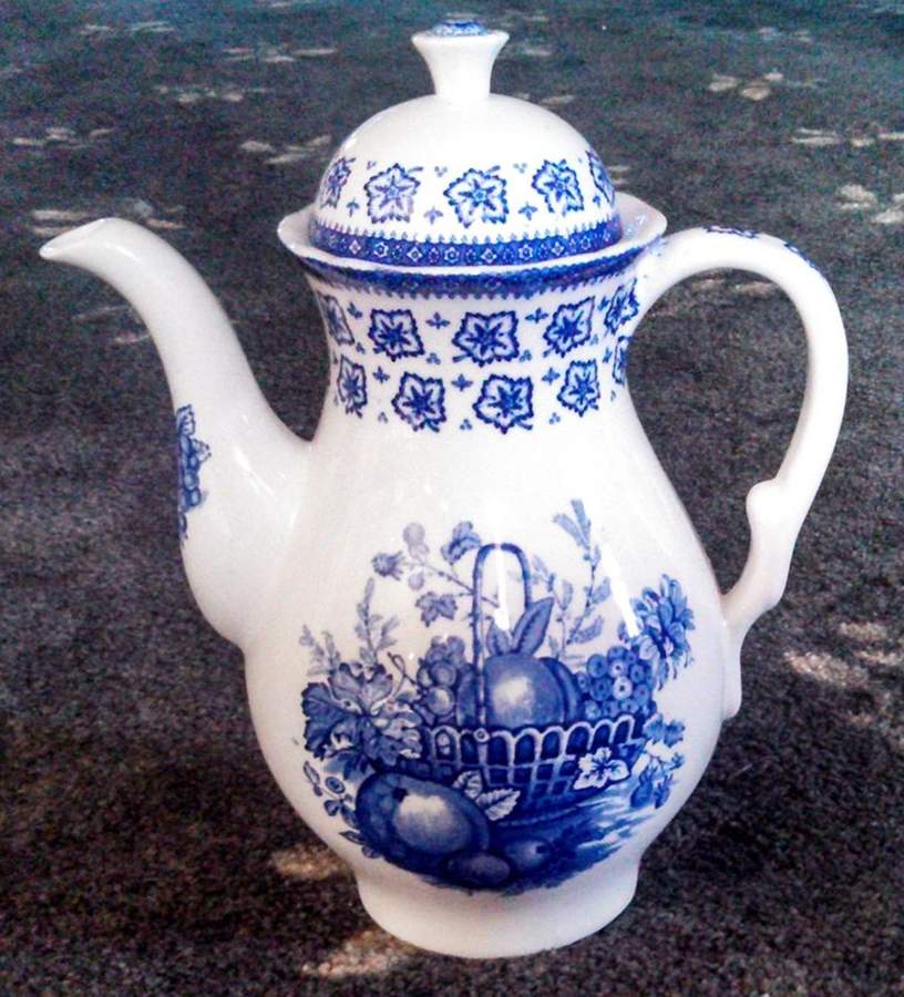 The Classic Blue Coffee Pot & Lid by Wedgwood-1