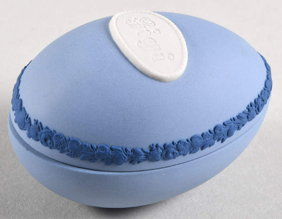 Cream Color and Portland Blue on Lavender Small Egg Box & Lid by Wedgwood-1