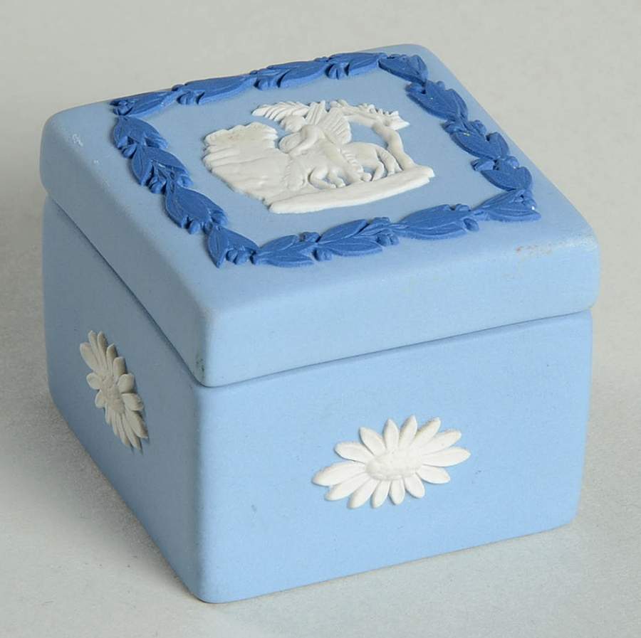 Cream Color and Portland Blue on Lavender Square Miniature Box by Wedgwood-1