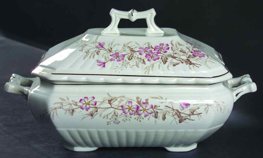 Dianthus Ribbed Tureen &  Lid by Wedgwood-1