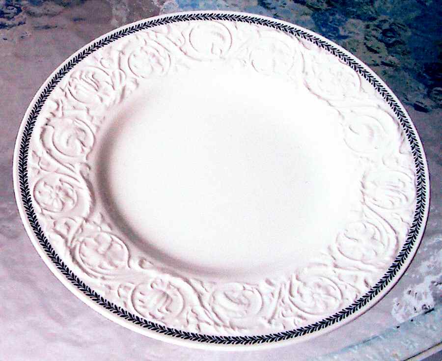 WW272 Dinner Plate by Wedgwood-1