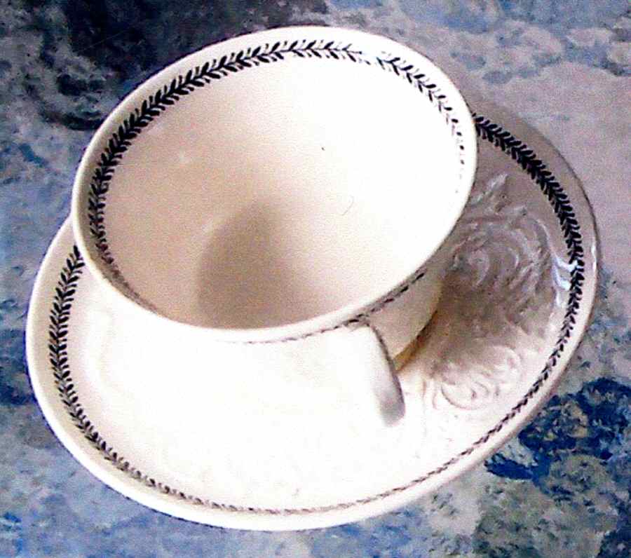 WW272 Footed Cup & Saucer Set by Wedgwood-1