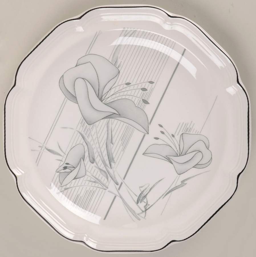 WOW5 Dinner Plate by Woolworth-1