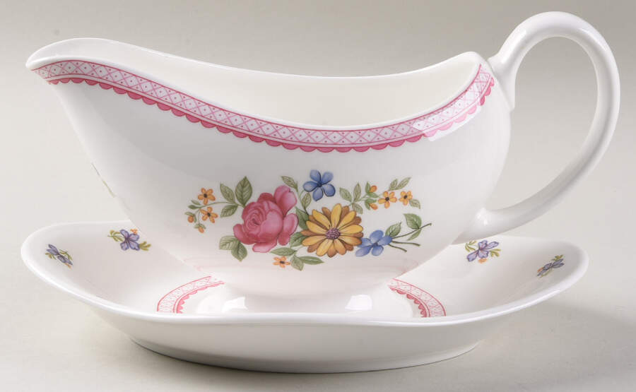 WW297 Gravy Boat & Underplate by Wedgwood-1