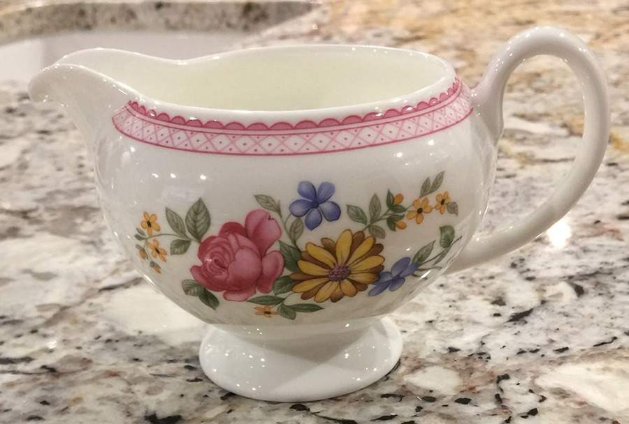 WW297 Creamer by Wedgwood-1