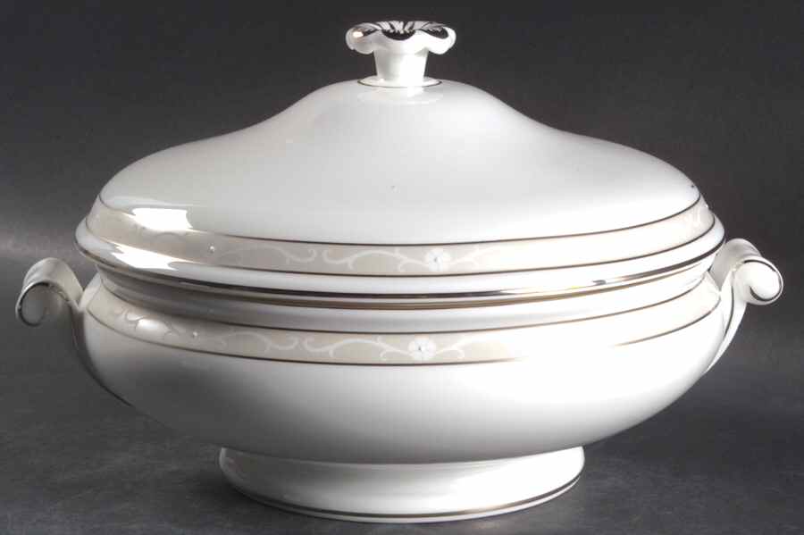 Icing Round Covered Vegetable by Wedgwood-1