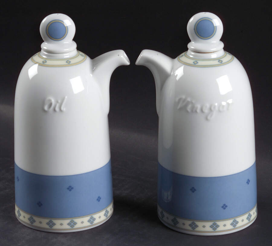 Capri Vinegar and Oil Set with Stoppers by Wedgwood-1