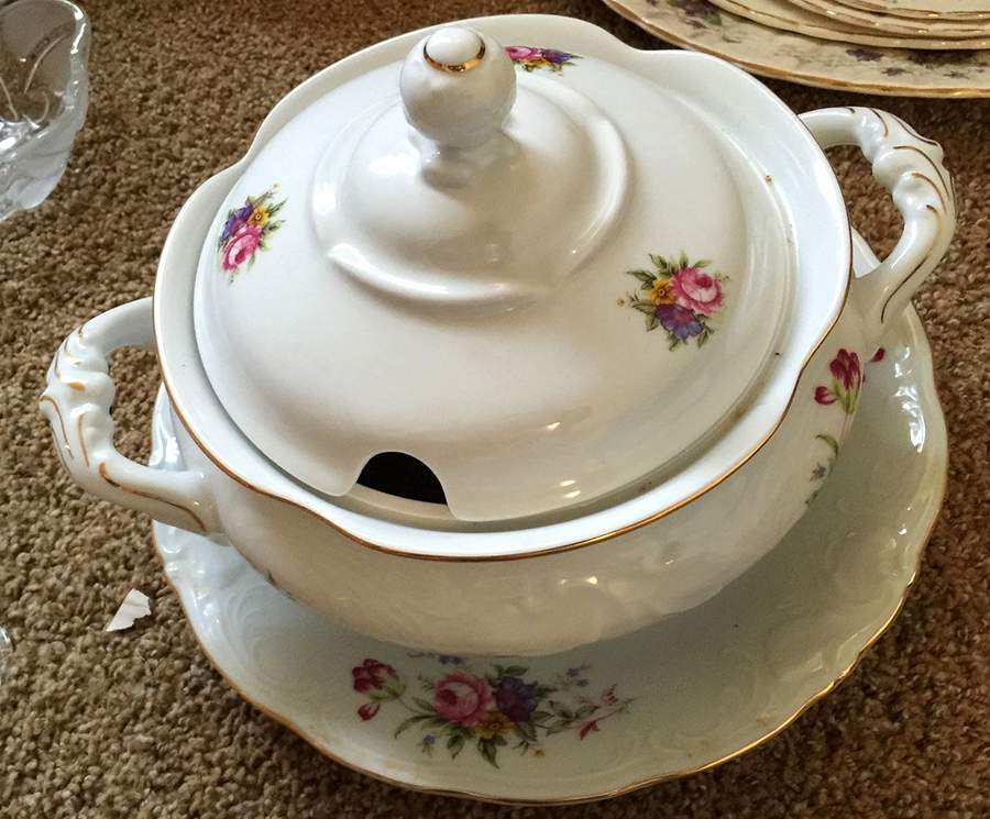 WAV45 Tureen & Lid w/Underplate by Wawel-1