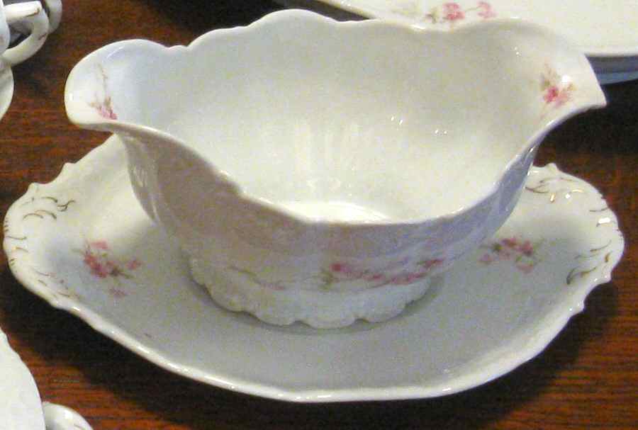 0256-HJ Gravy Boat with Attached Underplate by Weimar-1