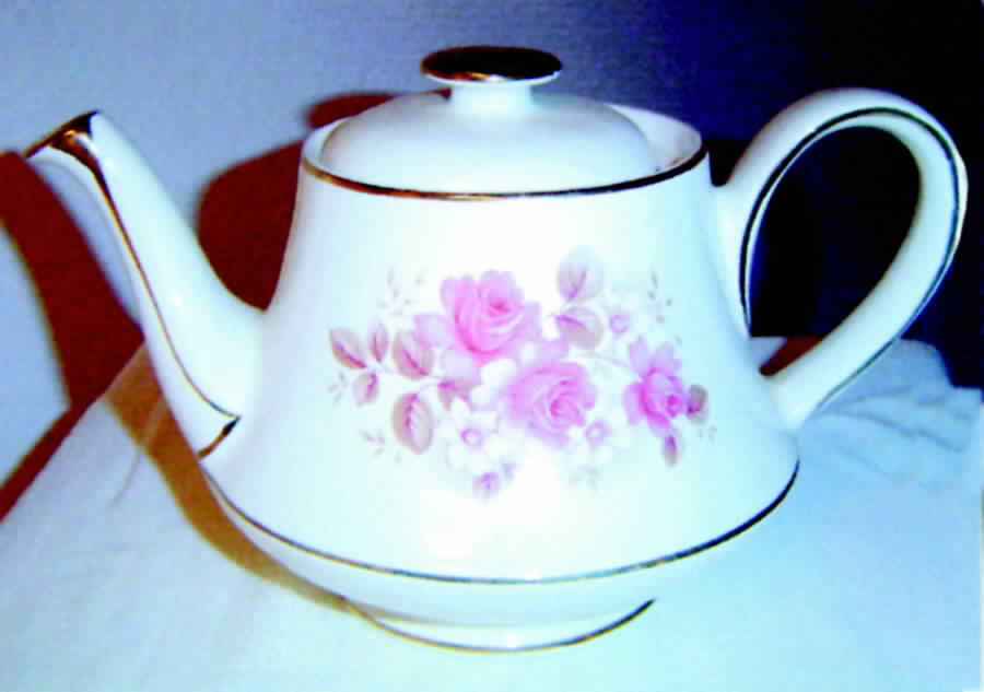 Donegal Teapot & Lid by Arthur Wood-1