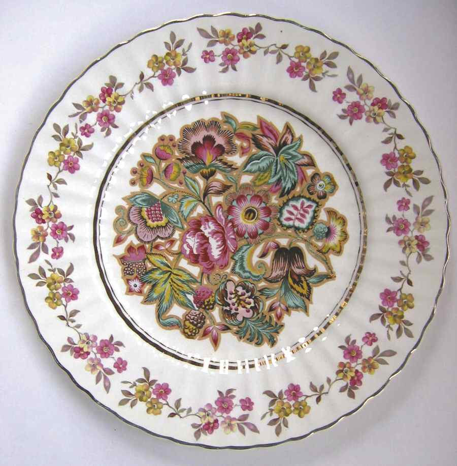 Cretonne (Floral Rim & Center) Dinner Plate by Wade (England)-1