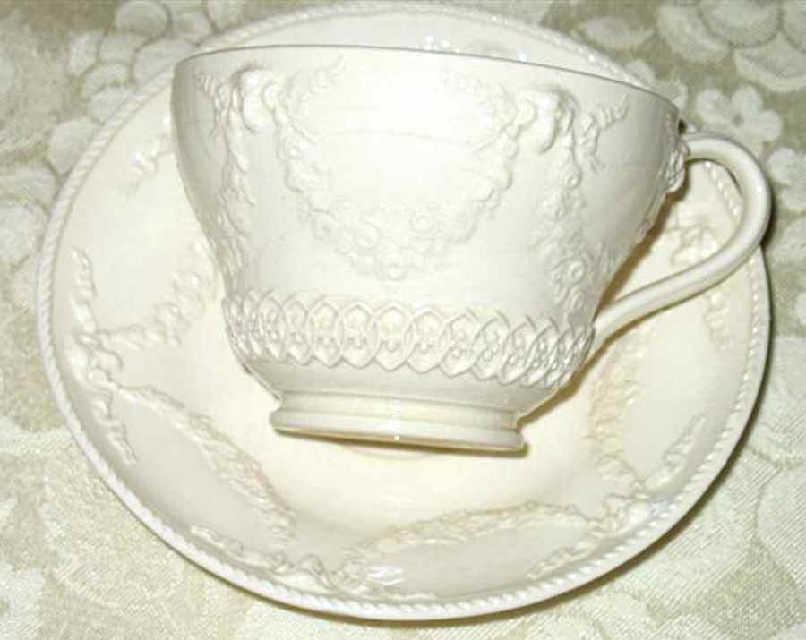 WW313 Footed Cup & Saucer Set by Wedgwood-1