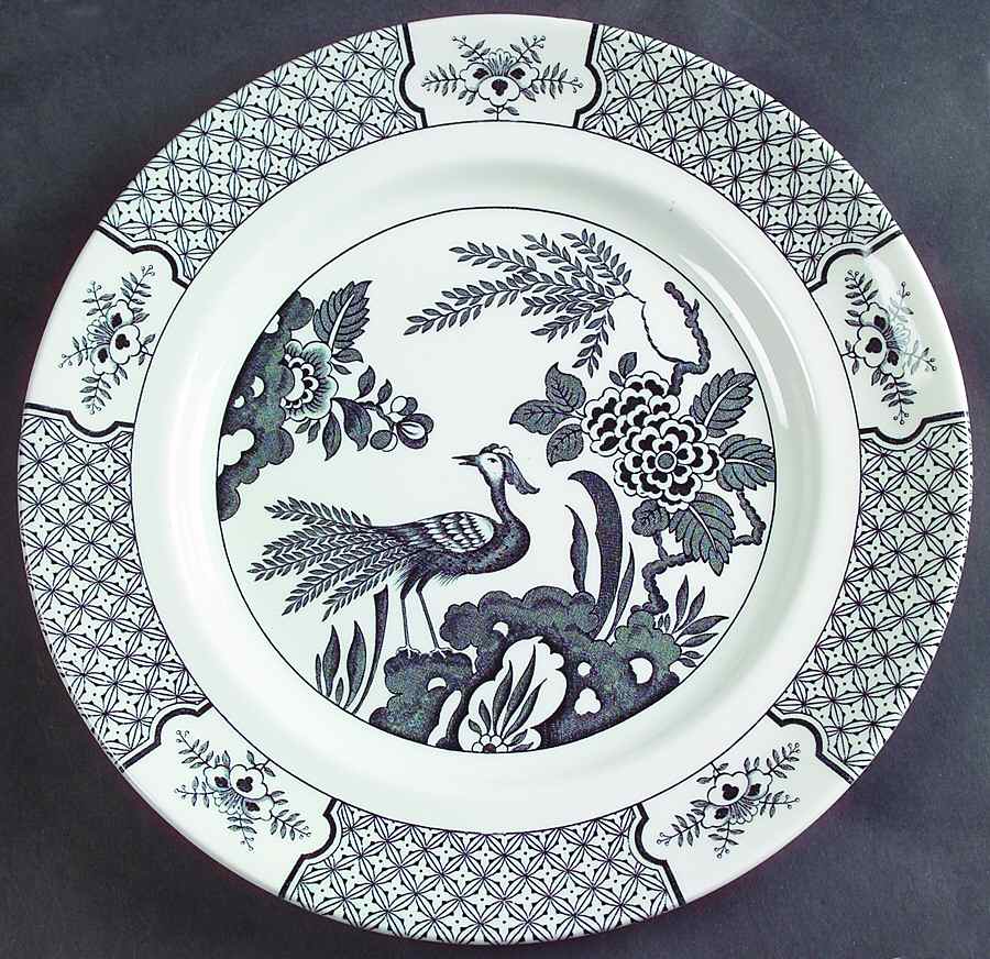 Yuan Black Dinner Plate by Wood & Sons-1