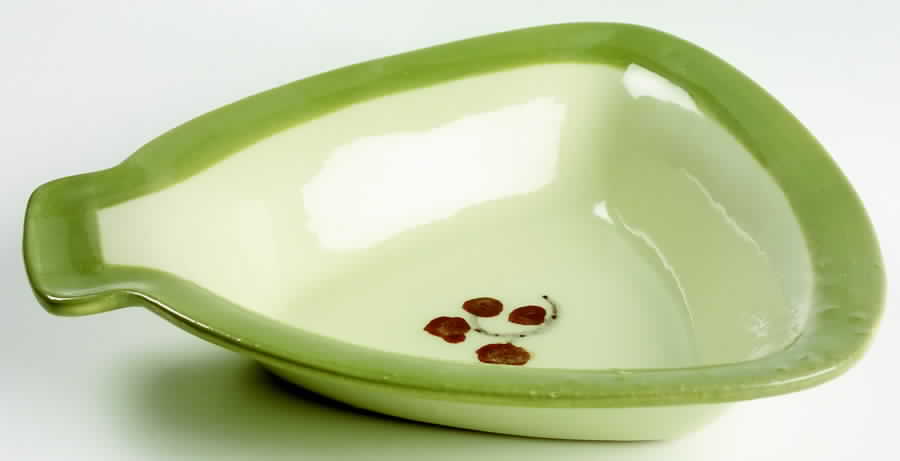 WIN46 Small Triangular Dish by Winfield-1