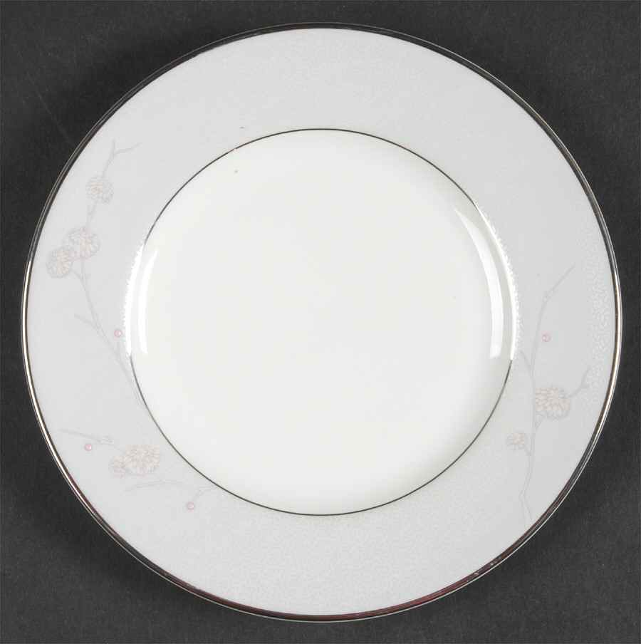 Chrysanthemum Bread & Butter Plate by Waterford China-1