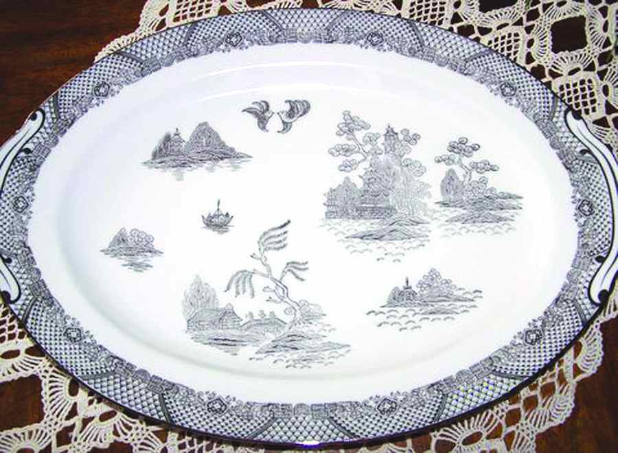 2596 16" Oval Serving Platter by Wako-1