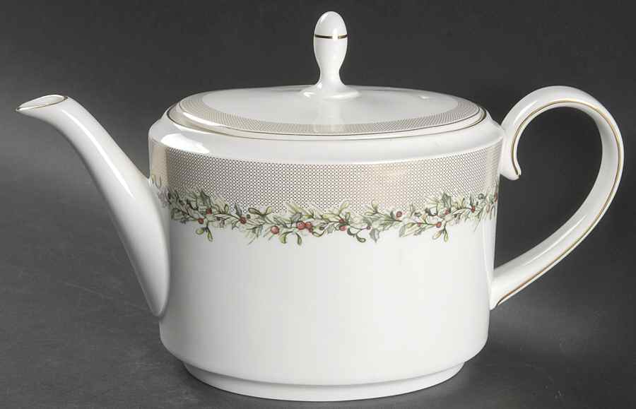 Holly Wreath Teapot & Lid by Wedgwood-1