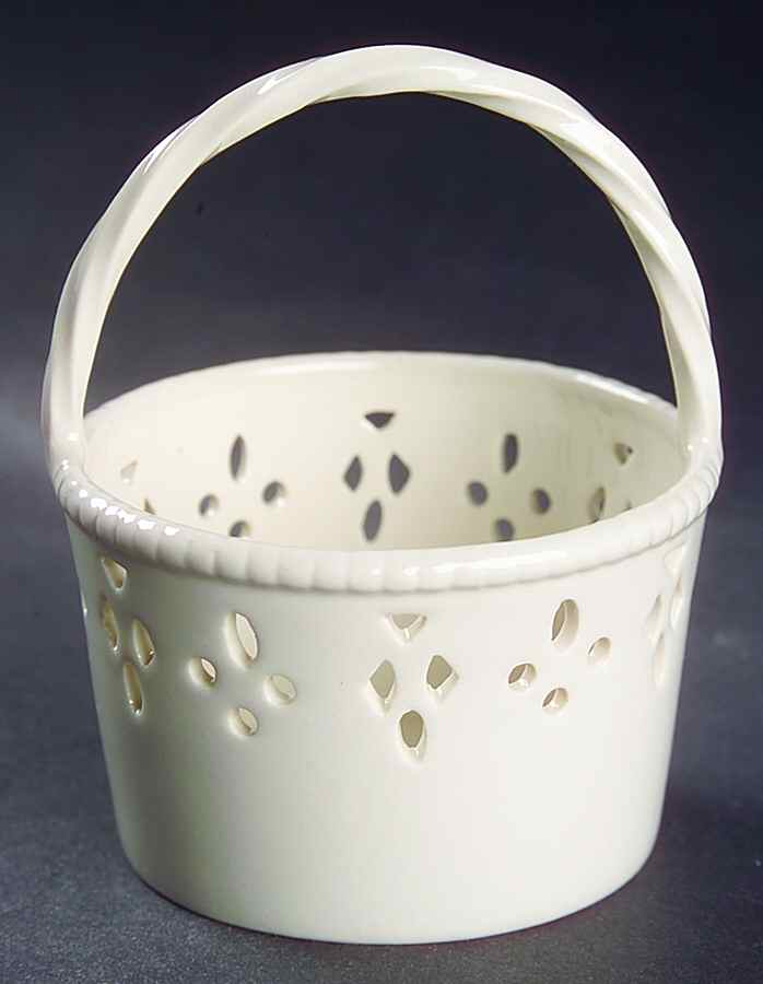Royal Icing Small Pierced Basket by Wedgwood-1