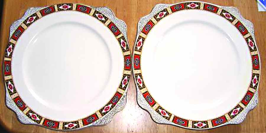 WIL26 Dinner Plate by Arthur J Wilkinson-1